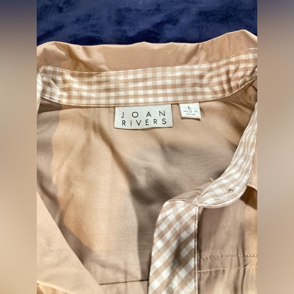 Joan Rivers Light Tan Square Button Blouse w Pockets, size Large - Picture 4 of 6